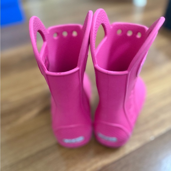 CROCS Kids Vibrant Pink Rain Boots - Picture 6 of 8